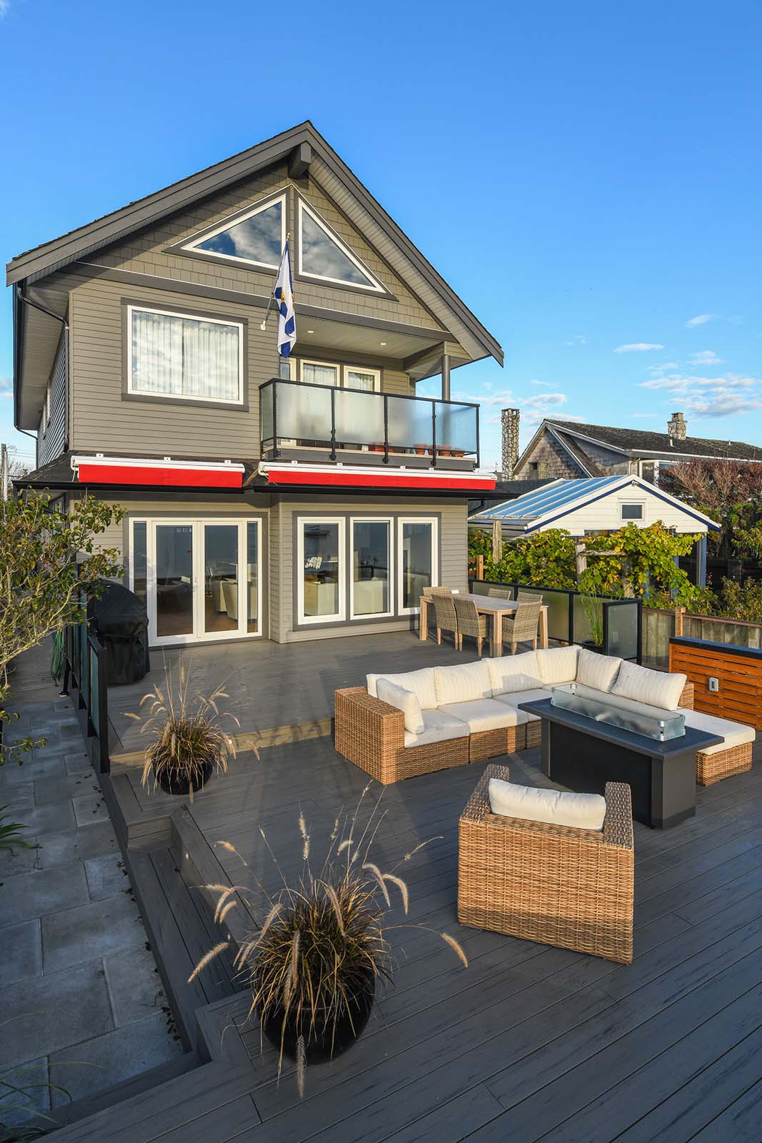 x LentelConstruction BeachfrontEntertainer TGB