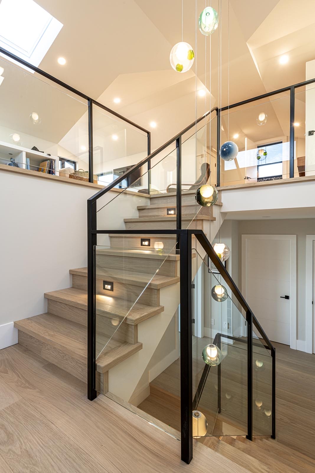 custom home open stairway